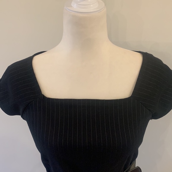B DARLIN Black Pinstripe Wide Belt Dress Short Sleeve Side Zipper 9/10 9 10 - Picture 2 of 9